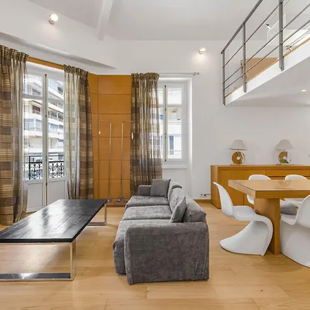 Ref 2086 - Center Spacious With Balcony To Rent شقة