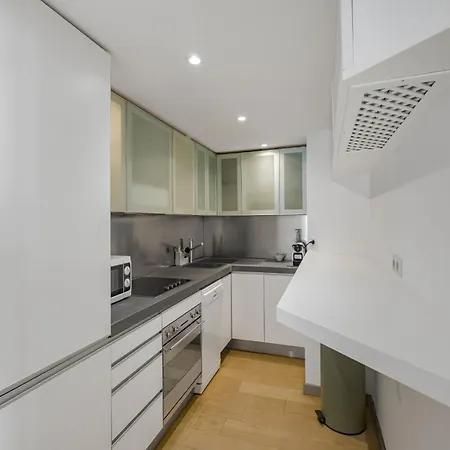 Ref 2086 - Center Spacious With Balcony To Rent