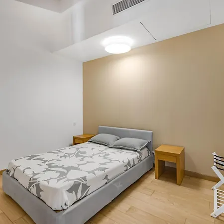 Ref 2086 - Center Spacious With Balcony To Rent